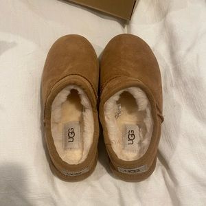 Brand new Ugg  lassis slippers size 6